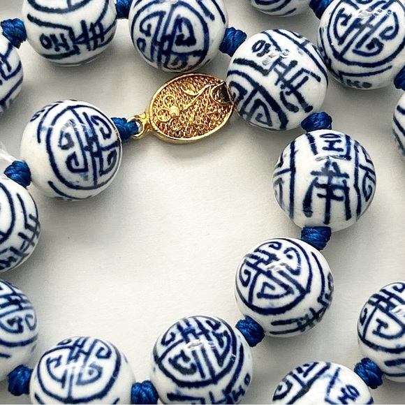 Vintage Chinese Blue White Longevity Porcelain Bead Necklace - Picture 10 of 11
